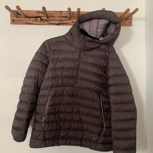 Womens Mountain Hardwear puffy coat
